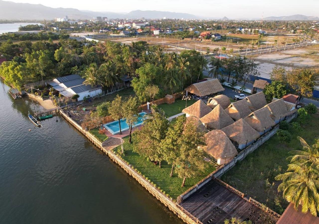 Sea Sand Resort Kampot Exterior photo