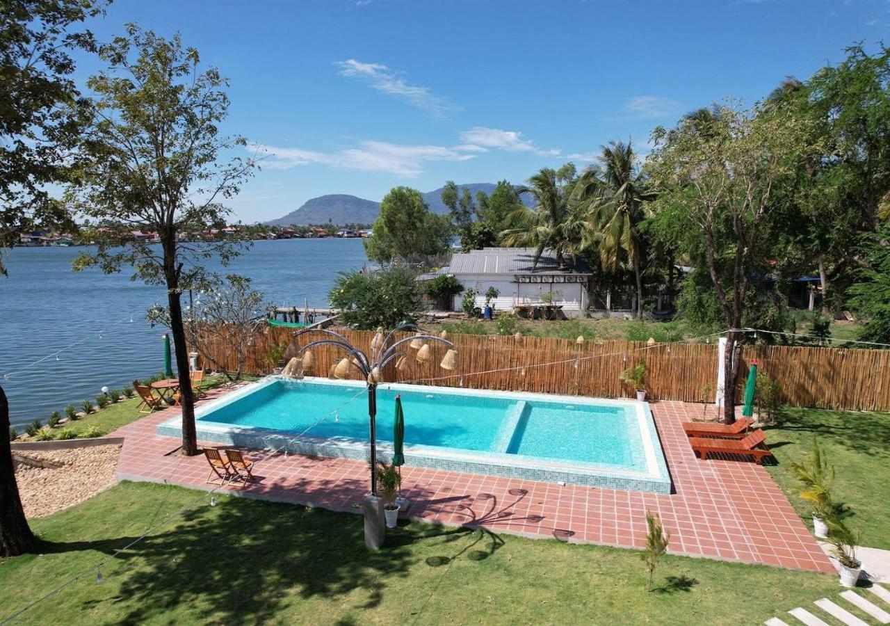 Sea Sand Resort Kampot Exterior photo
